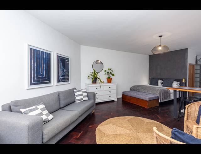1 BEDROOM APARTMENT TO LET IN SEA POINT